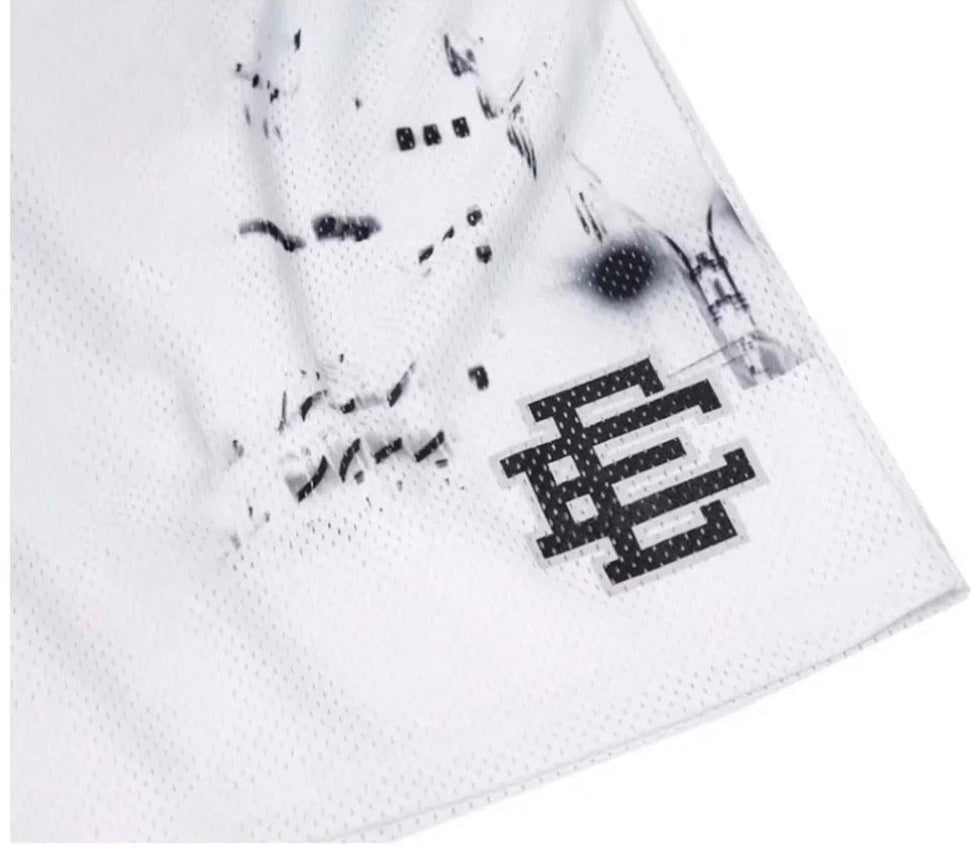 EE Basic Short White Skyline